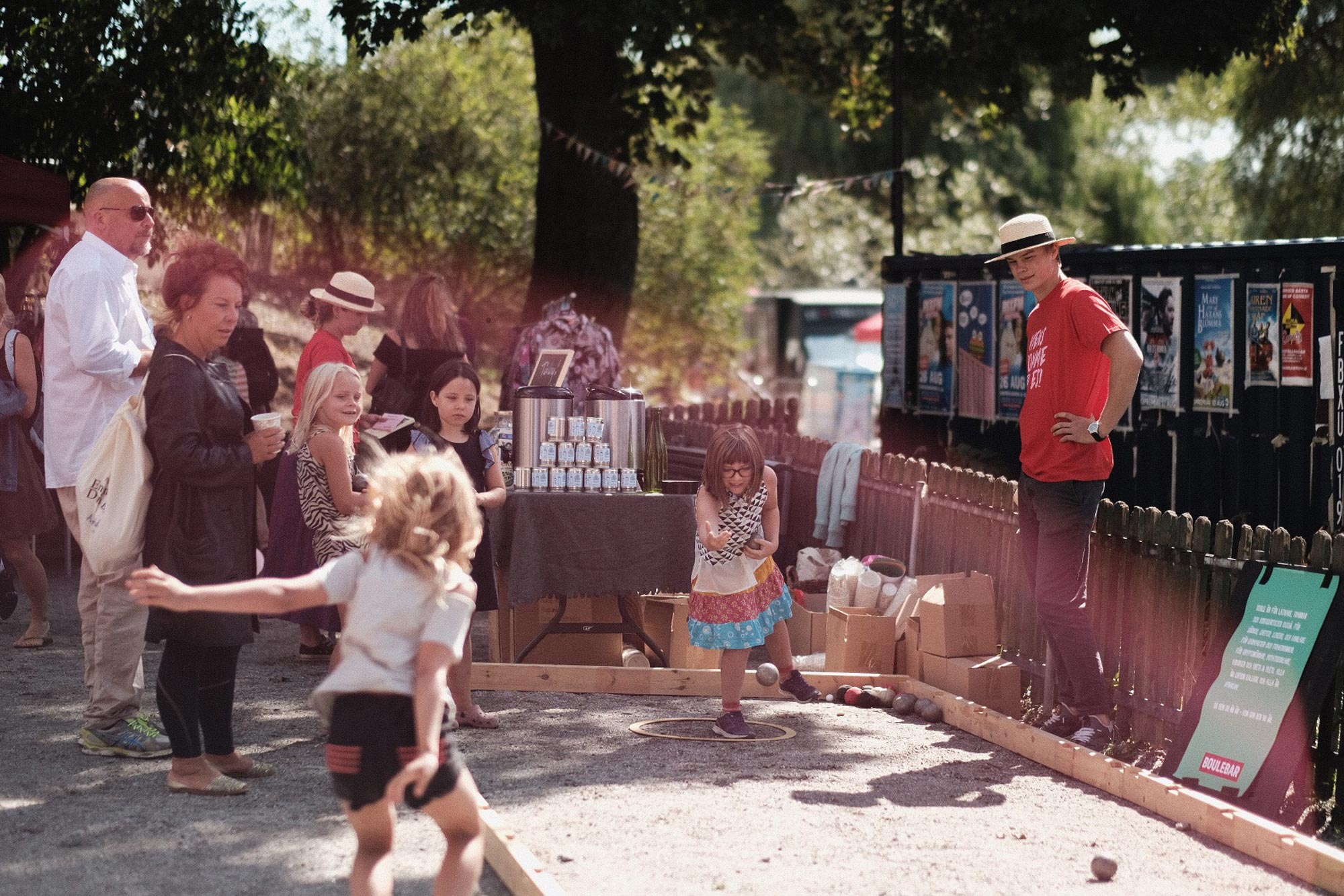 Hornstull marknad med foodtrucks och stånd